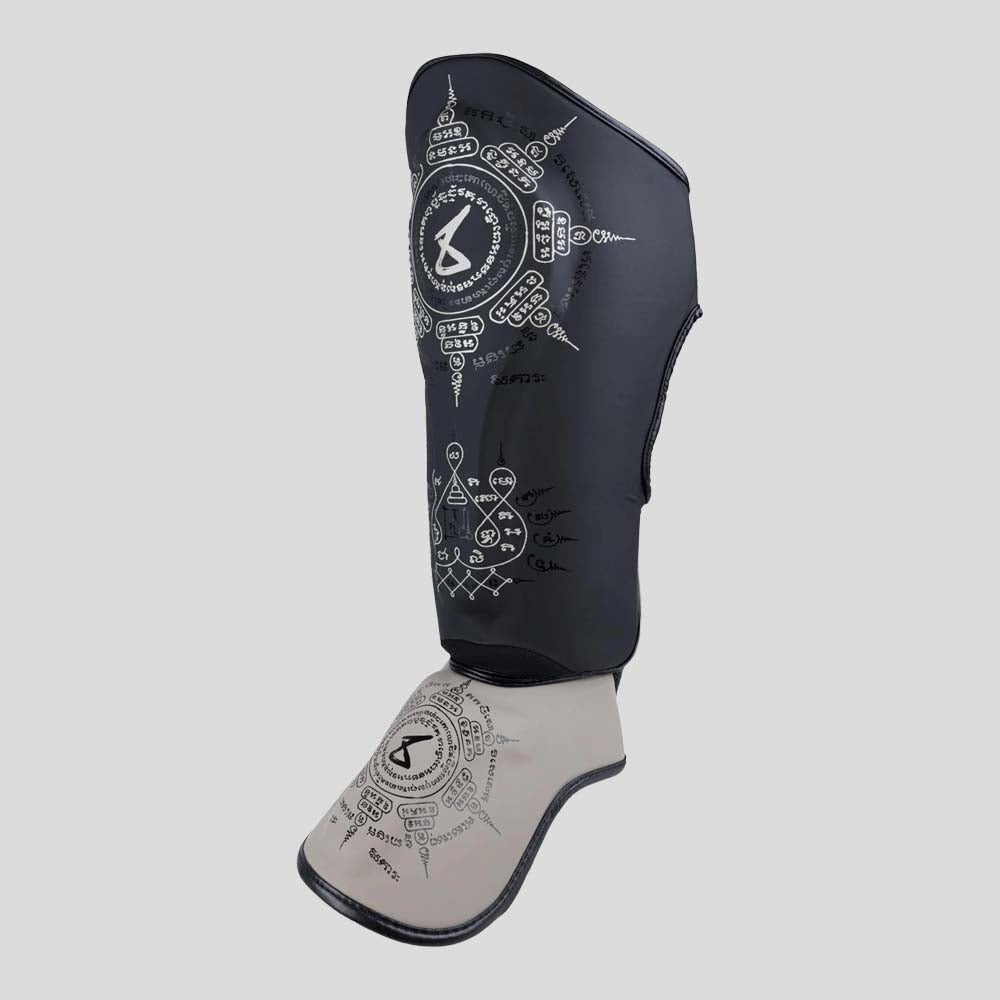 8 Weapons 8 Ways Yant Shin Guards Black/Sand