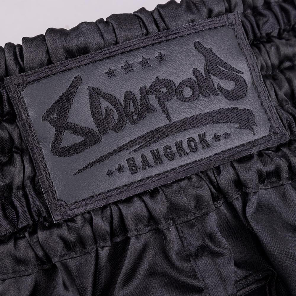 8 Weapons Bangkok Muay Thai Shorts Black/Black