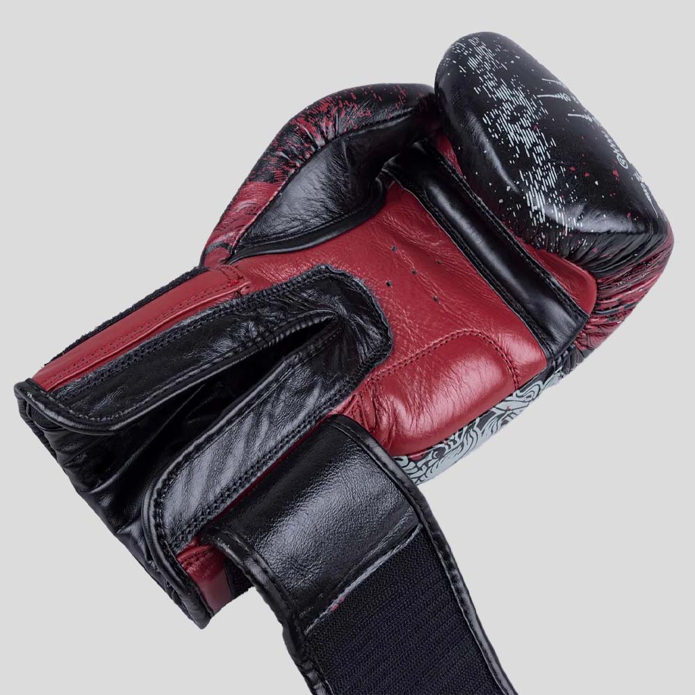 8 Weapons Hanuman Yant Boxing Gloves Black/Red