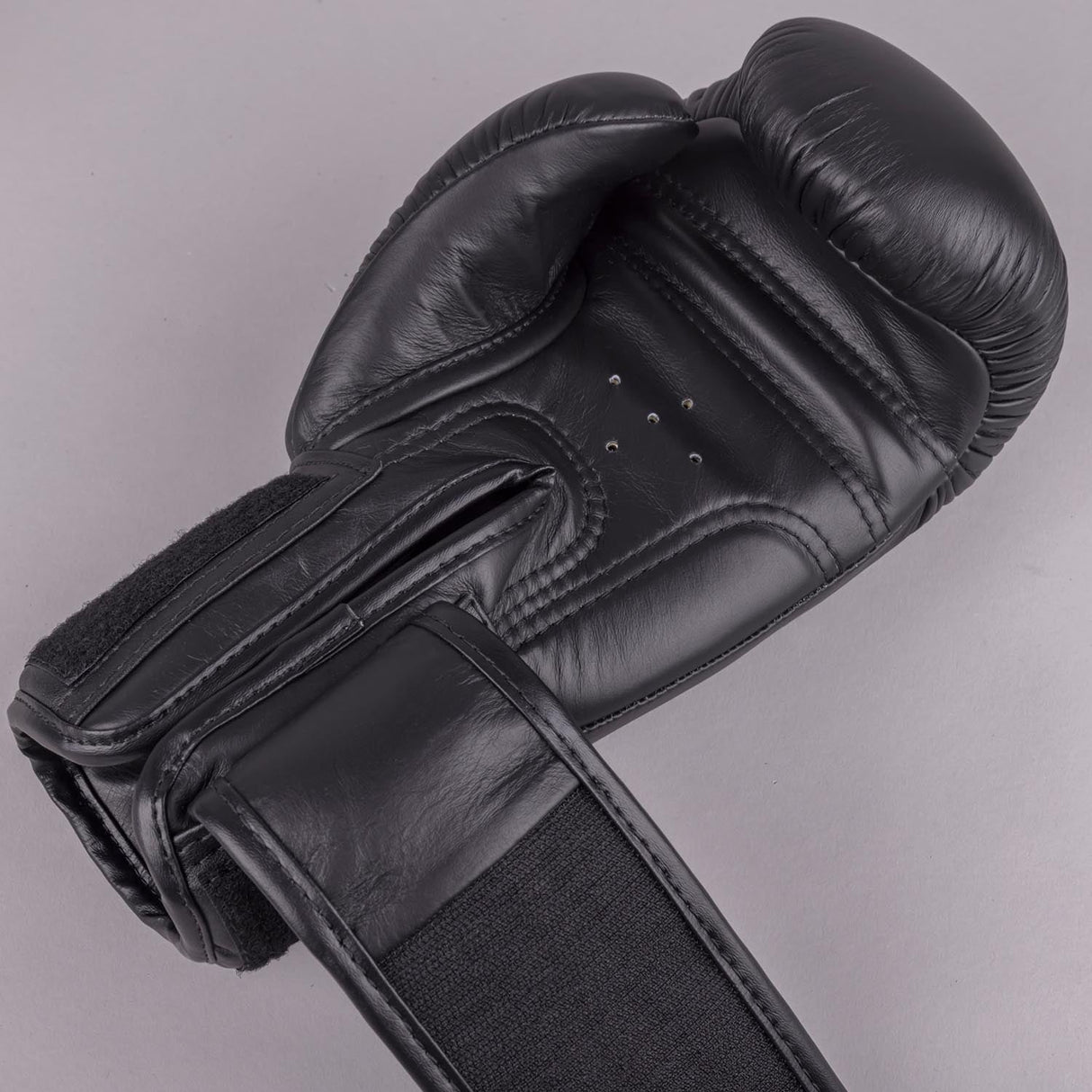 8 Weapons Bangkok Boxing Gloves Black/Black - view 5