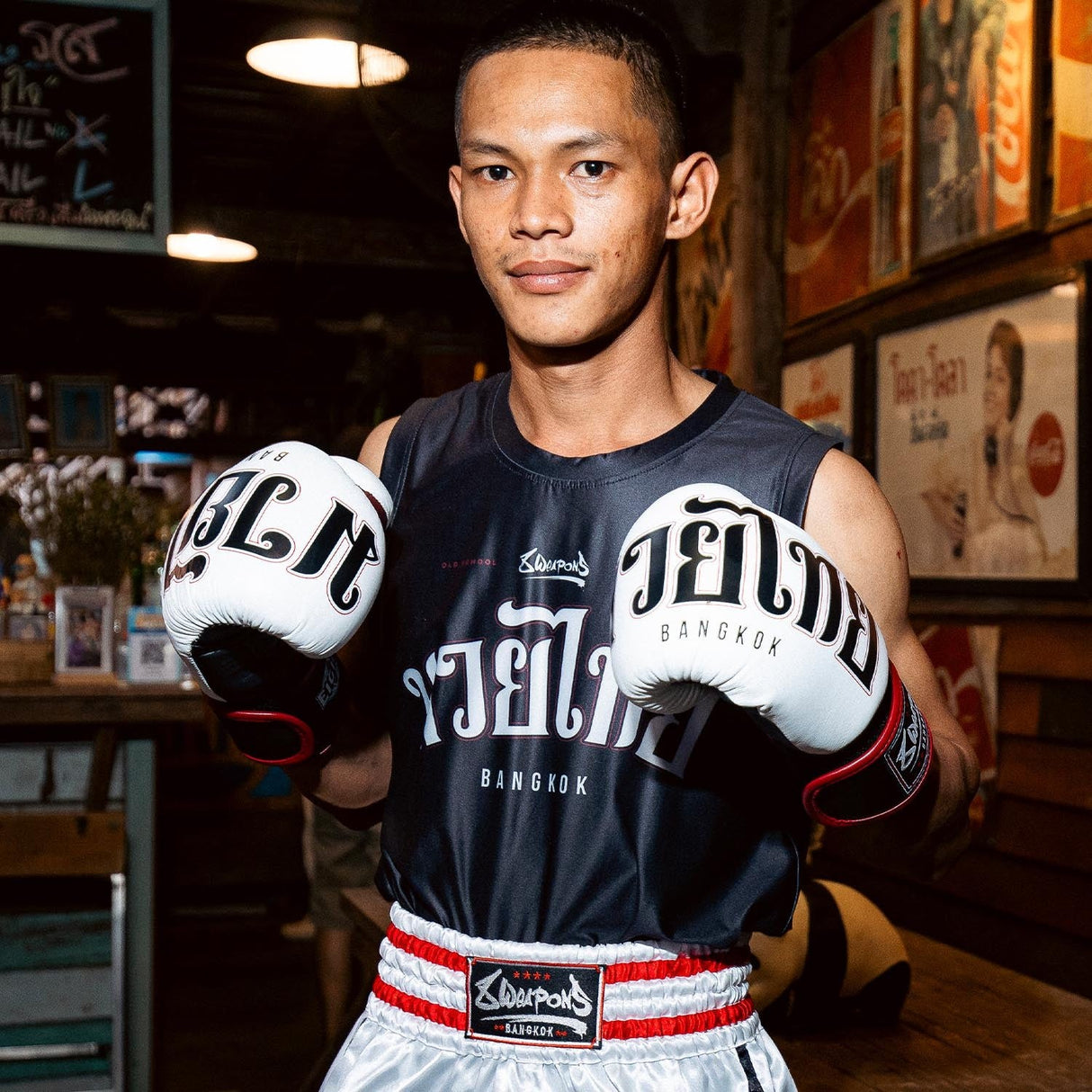8 Weapons Bangkok Boxing Gloves White/Black - view 10
