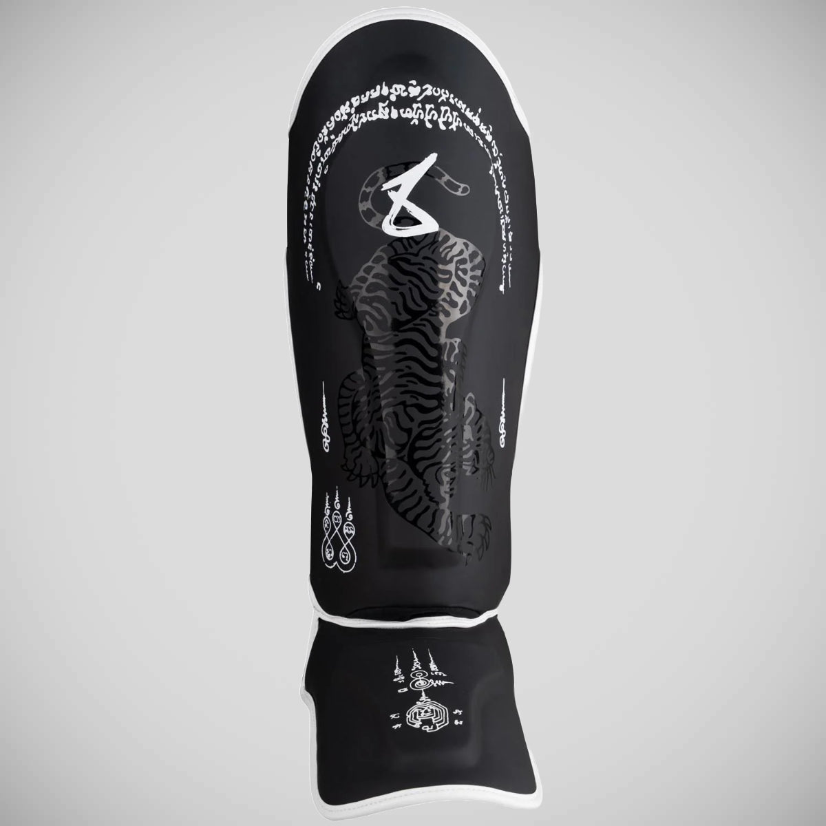 8 Weapons Sak yant Big Tiger Shin Guards Schwarz/Schwarz
