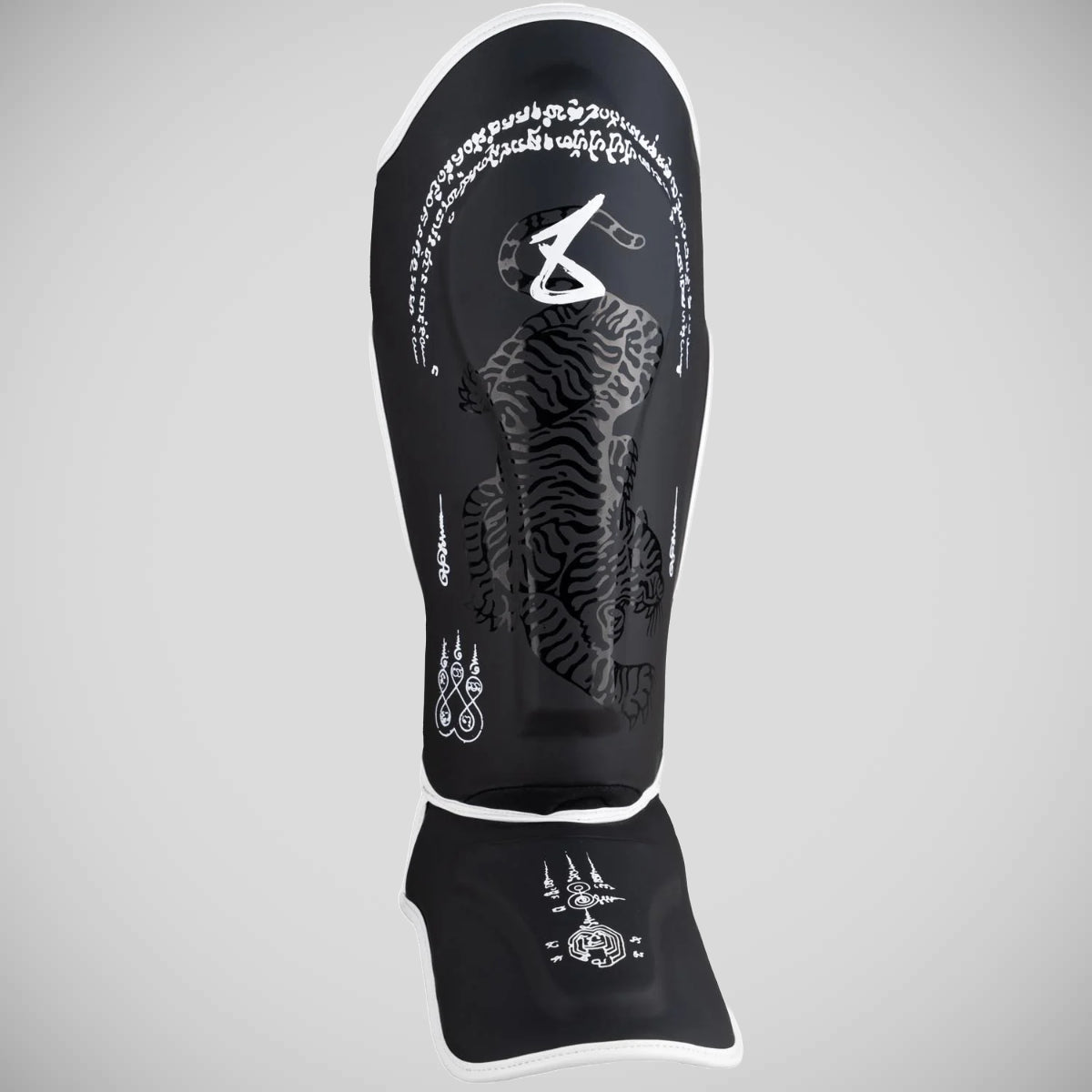 8 Weapons Sak yant Big Tiger Shin Guards Schwarz/Schwarz