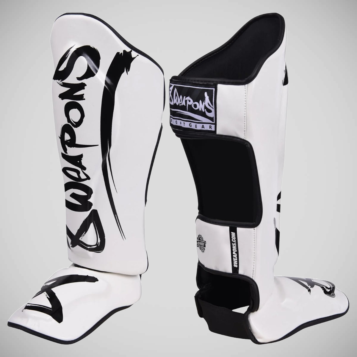 8 Weapons Unbegrenzt 2.0 Schienbeinwächter weiß/schwarz