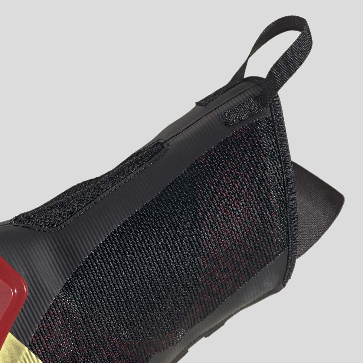 Buty bokserskie Adidas Speedex Ultra w kolorze czarnym/złotym