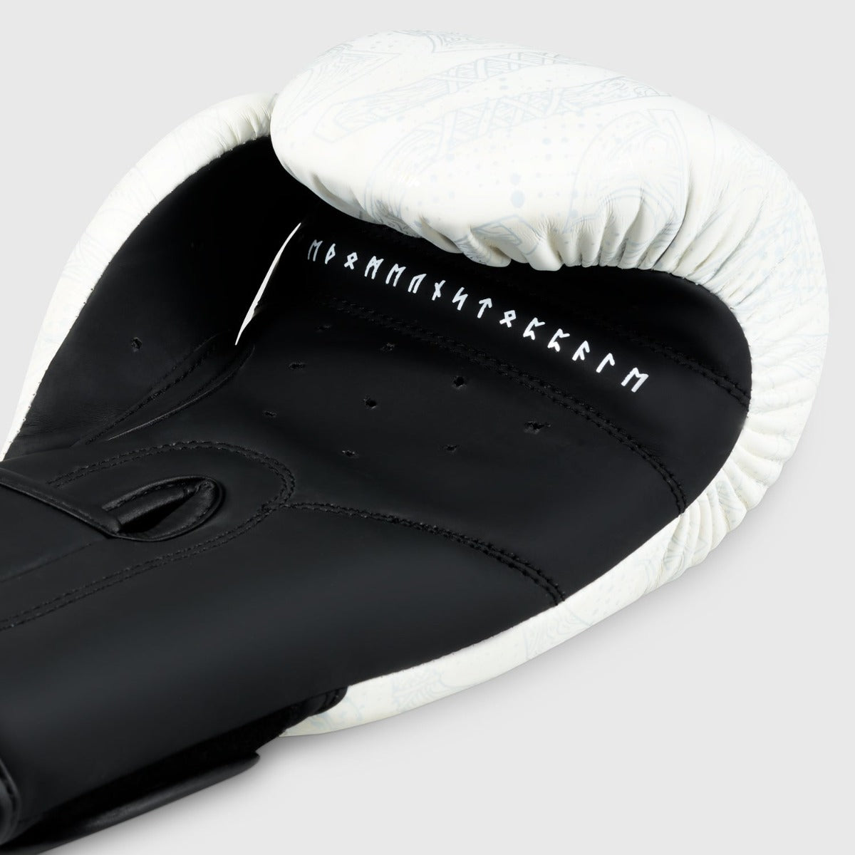 Рукавички боксу Fumetsu Berserker білі