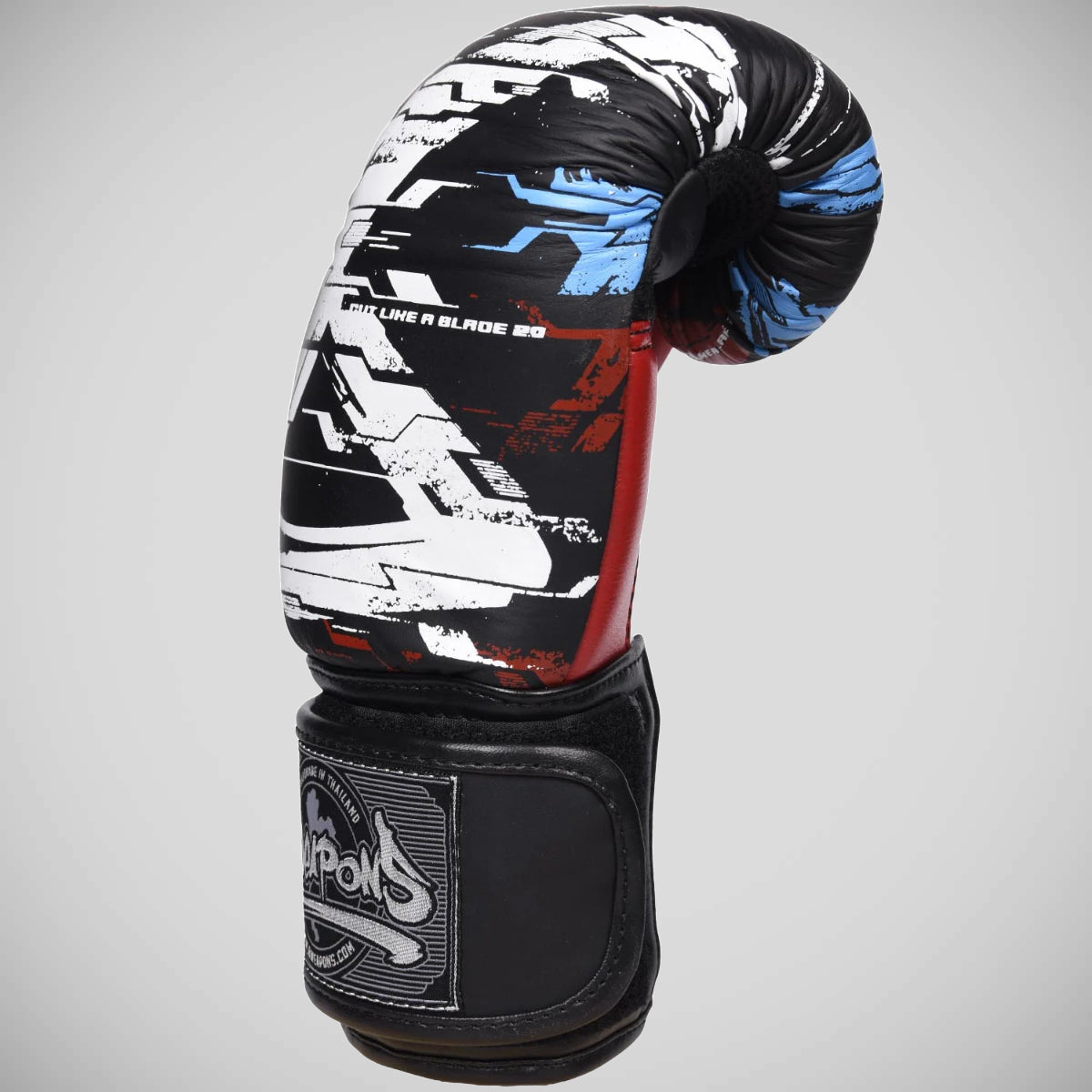 8 våpen kuttet som et blad 2.0 boksehansker svart