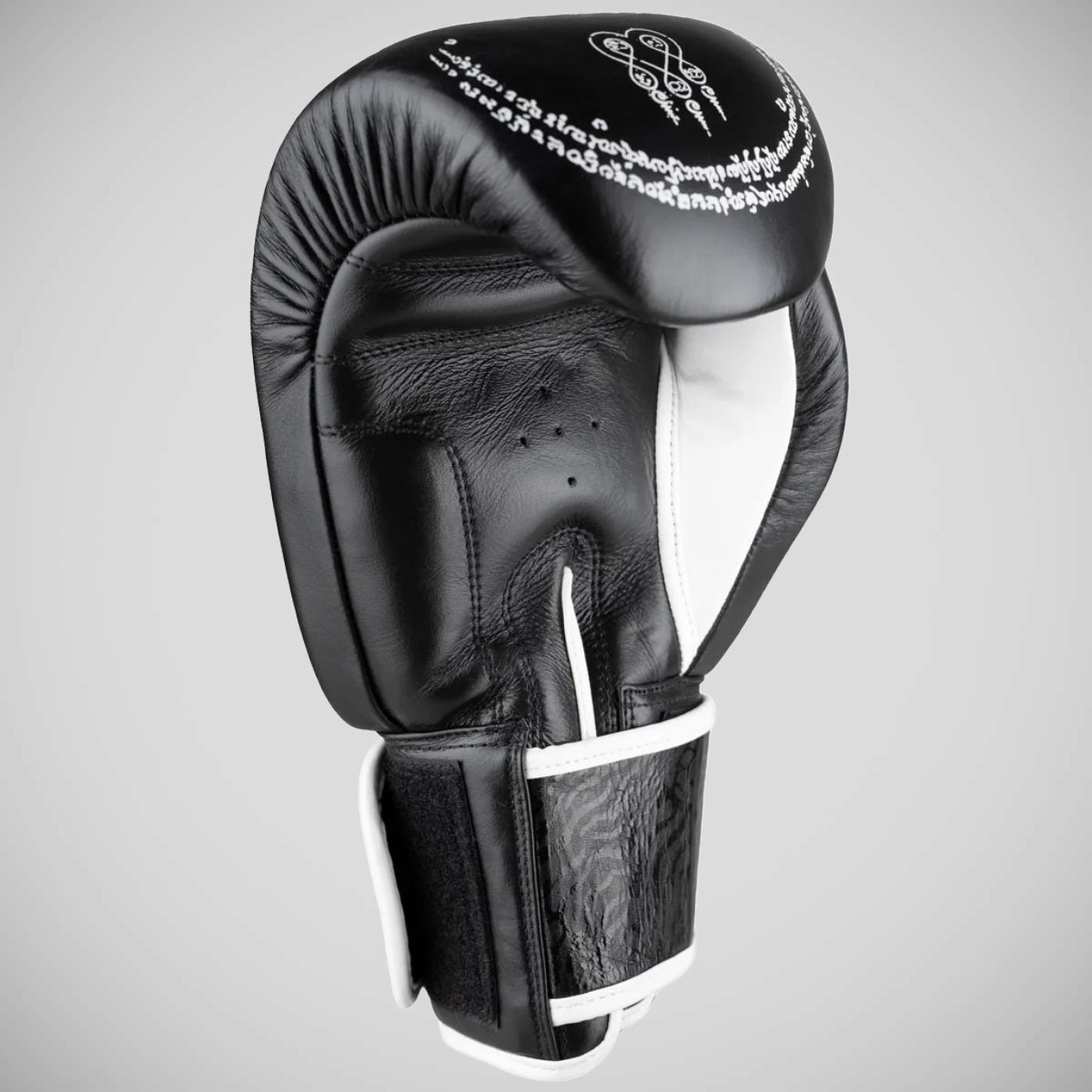 8武器sak yant big tigerボクシンググローブブラック/ブラック