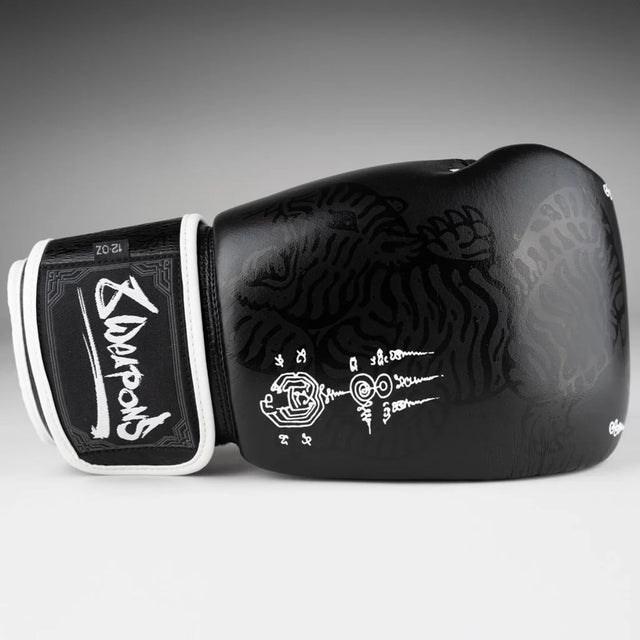 8 Weapons Sak Yant Big Tiger Boxing Gloves Black/Black