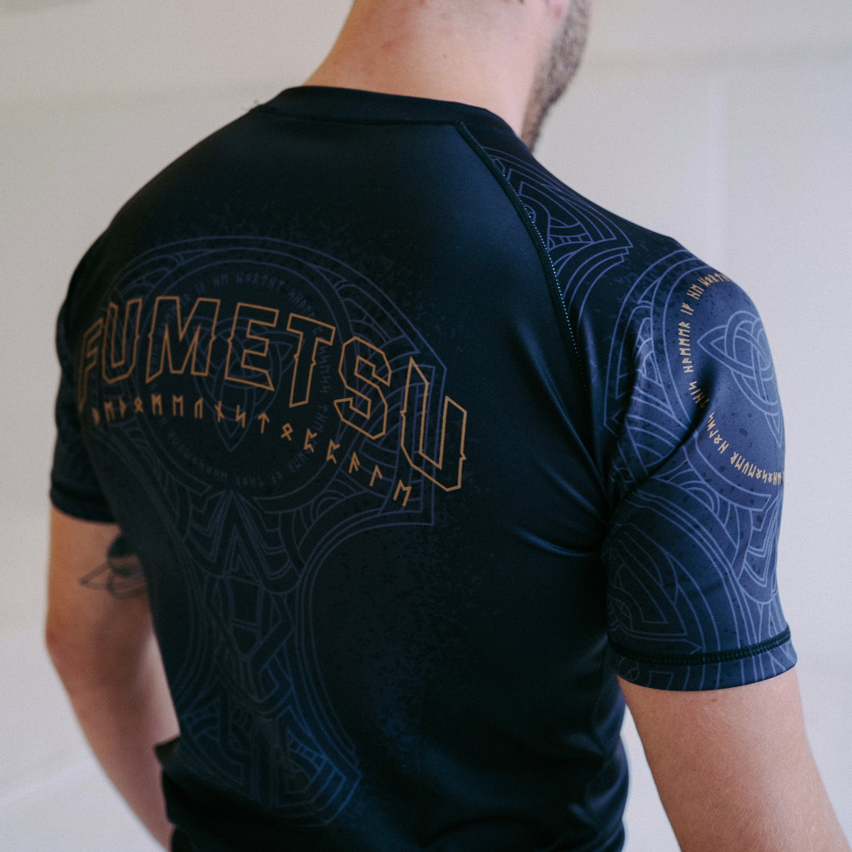 Fumetsu Mjolnir Rash Guard z krótkim rękawem, czarny/brązowy