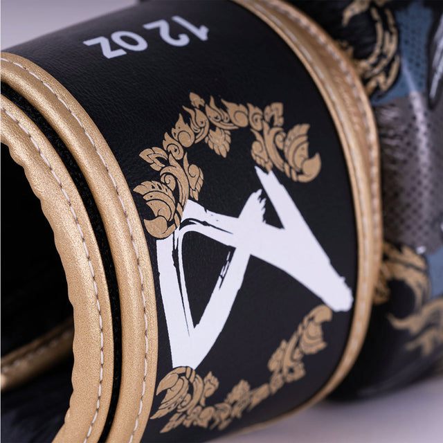 8 Weapons Three Elephants 2.0 Boxing Gloves Black/Gold