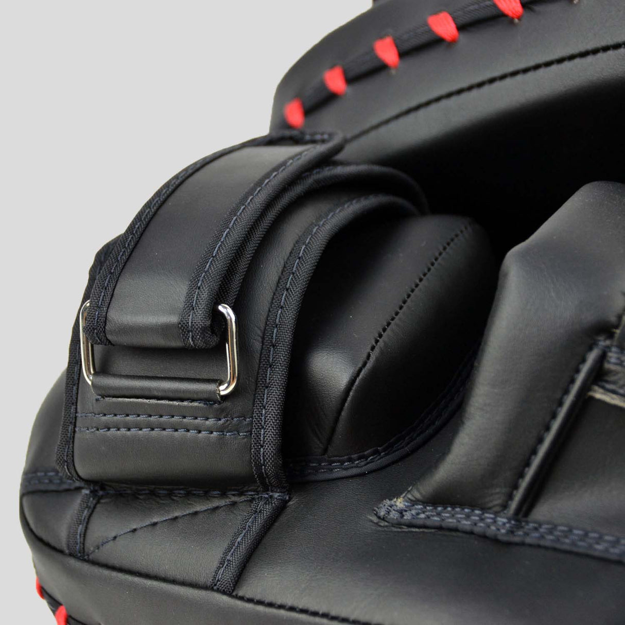 FMV13 Fairtex Maximized Focus Mitts Black/Gold