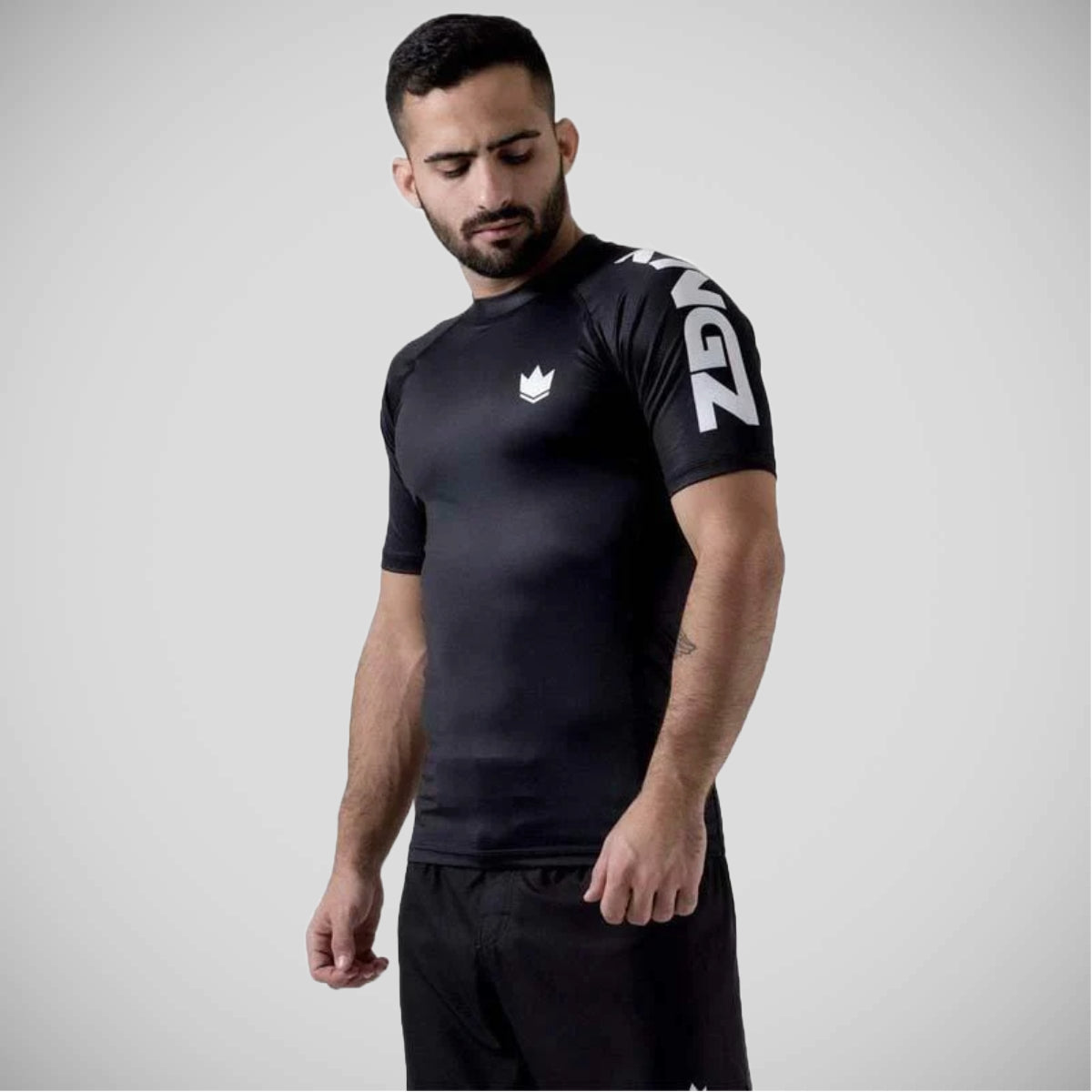 Кінгз -рейтинг виступу з коротким рукавом висипання чорний