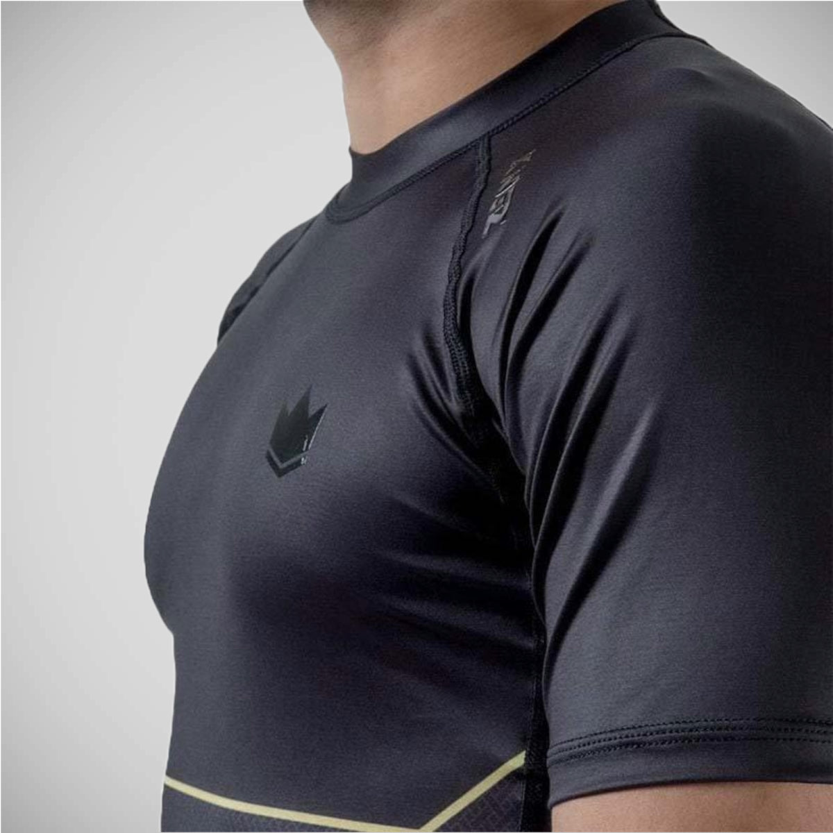 Kingz unerbittlicher kurzärmeliger Hautausschlag Wache Schwarz