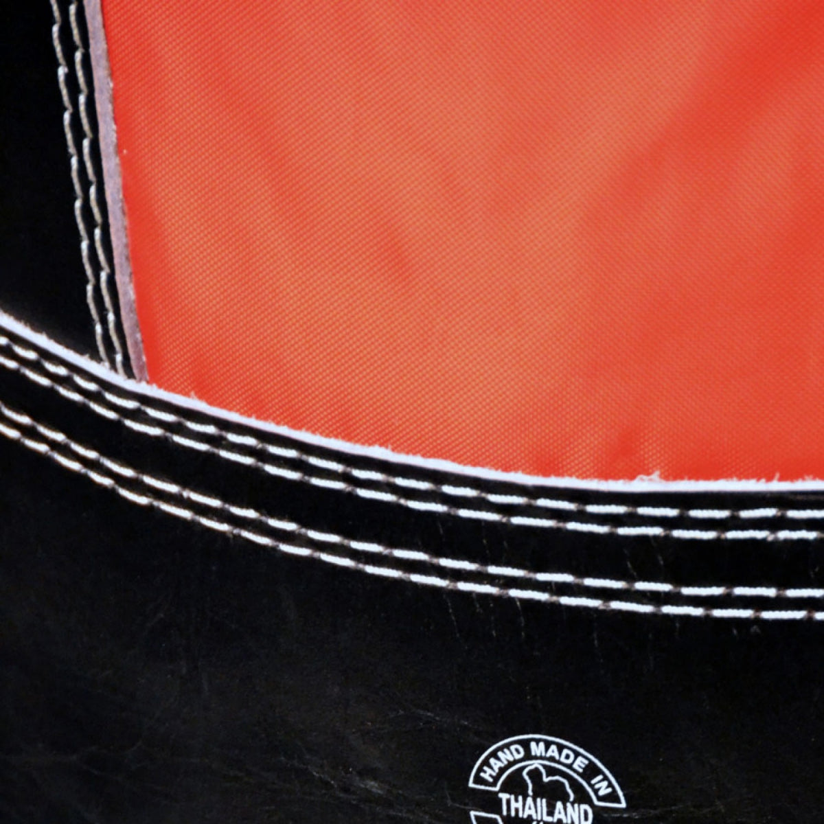 Fairtex HB3 भारी बैग (अन-भरा) काला/लाल