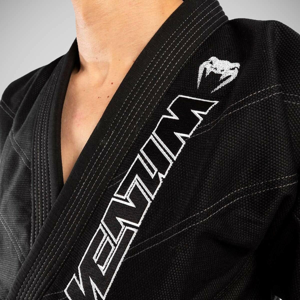 Venum Elite -Licht 3.0 BJJ GI Schwarz