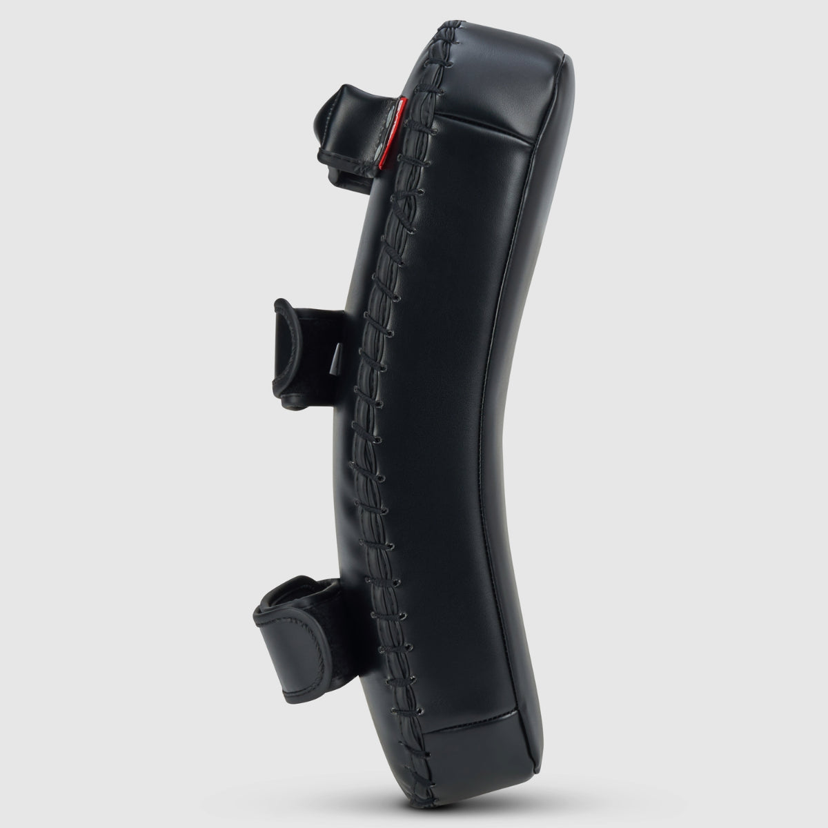 Bytomisk röd etikett krökta thailändska kuddar svart/vitt