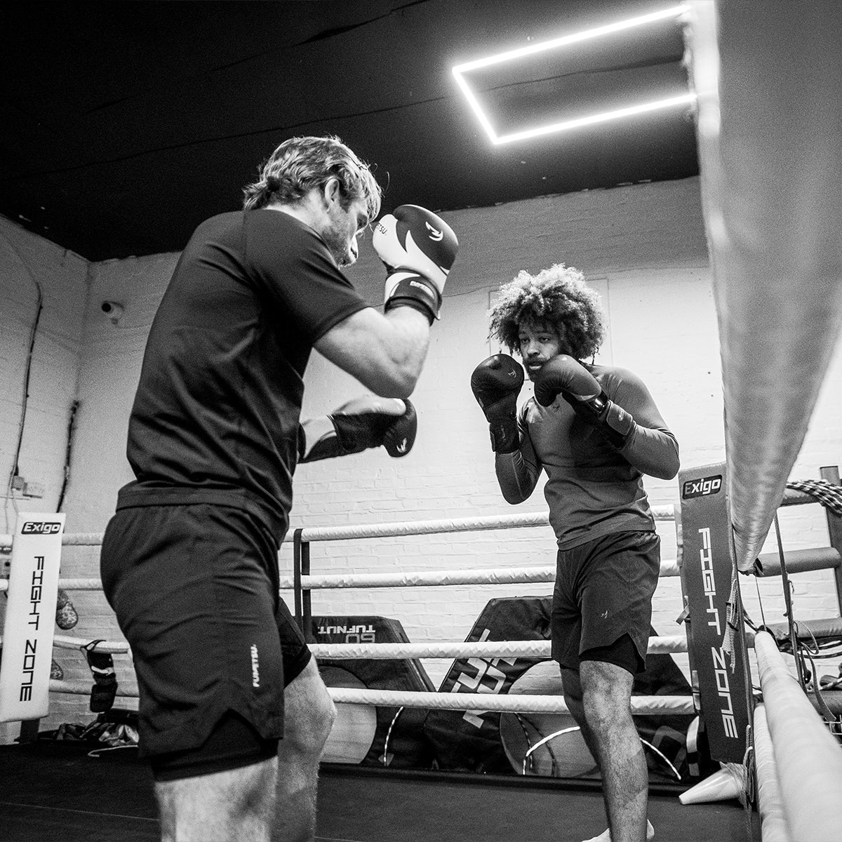 Fumetsu spøkelse s3 boksehansker svart/hvitt