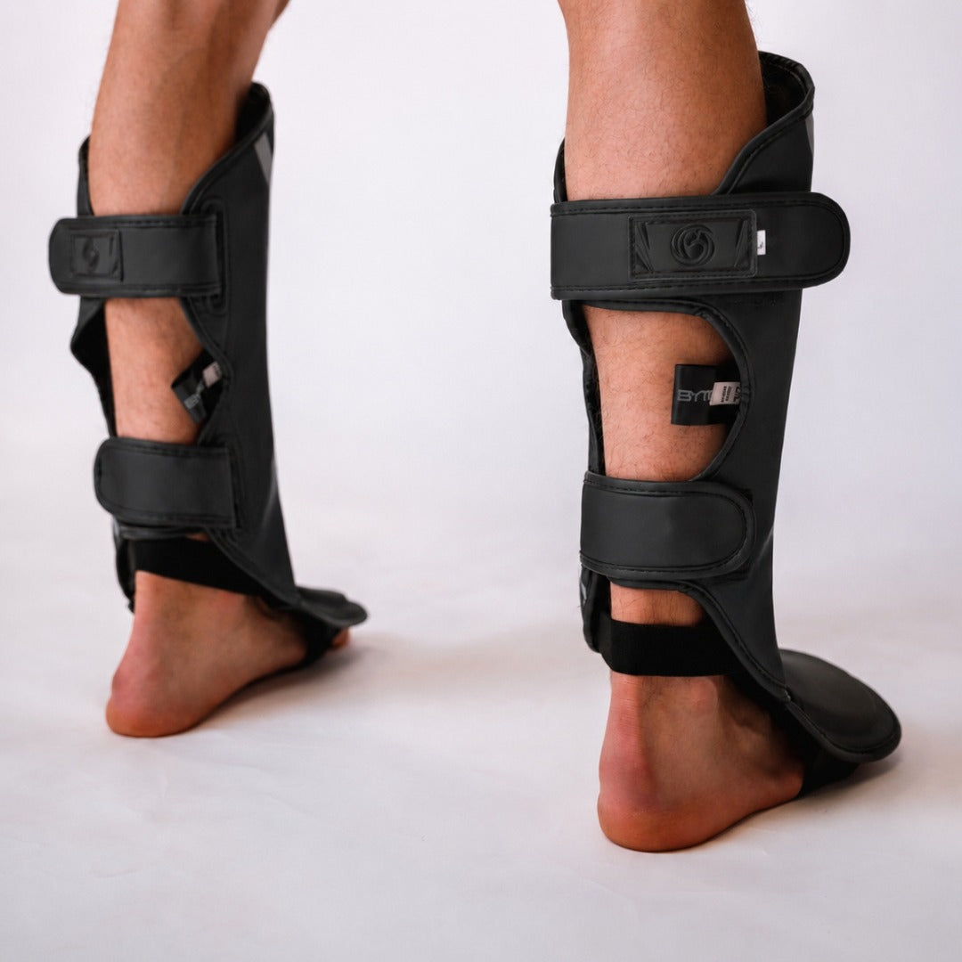 Bytomic Axis V2 Shin Instep Guards Black/Black