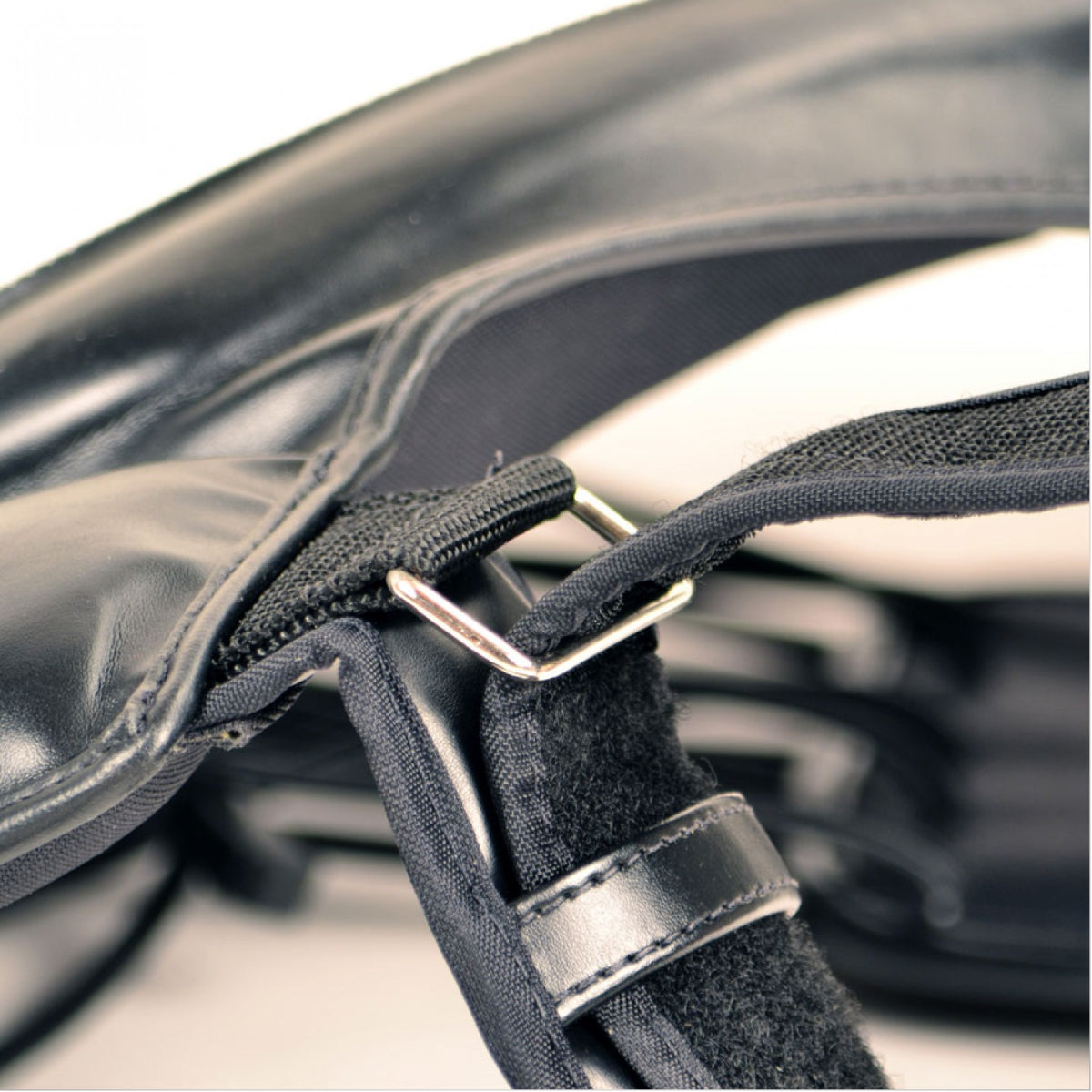 Fairtex TP3 Deluxe Oberschenkelpads schwarz