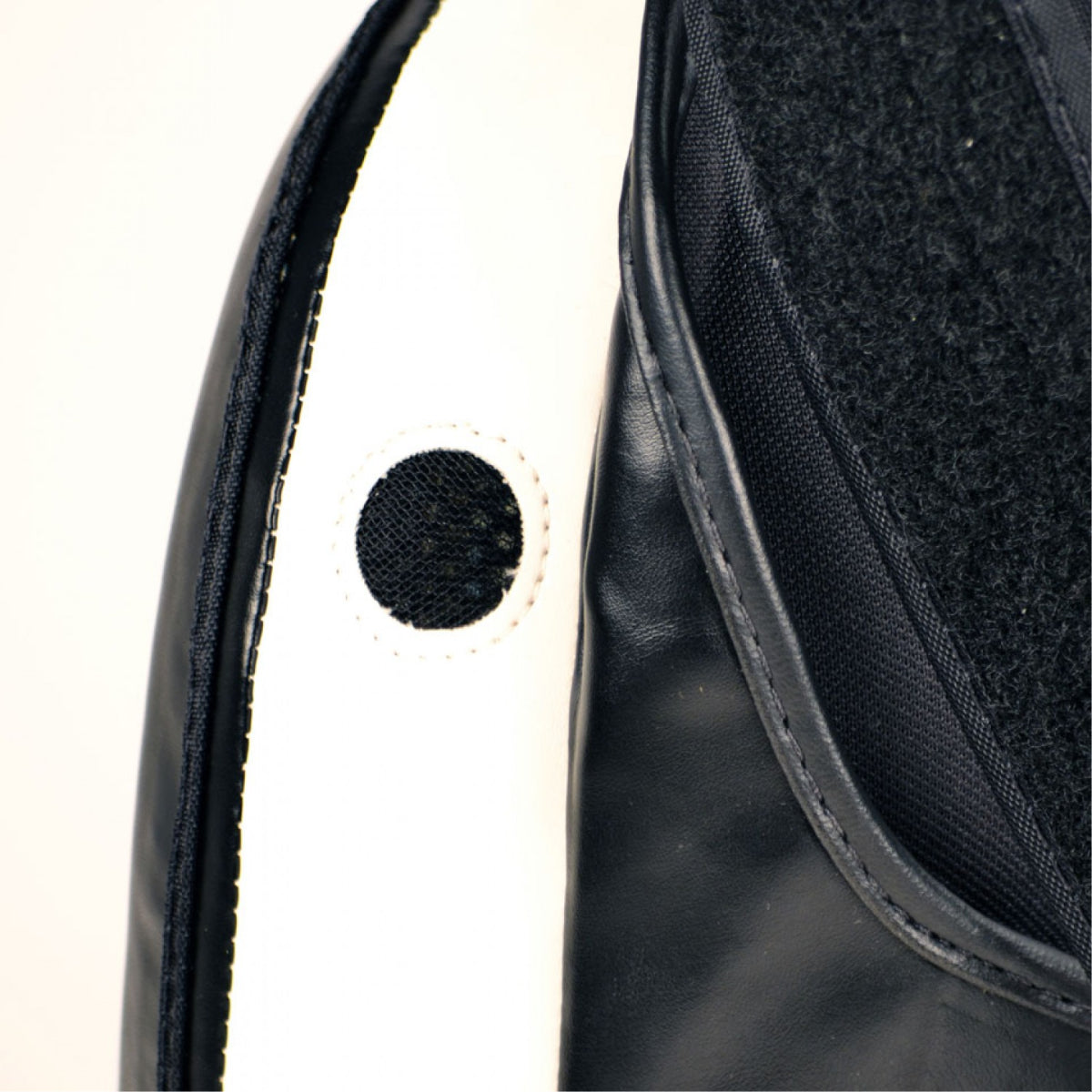 Fairtex TP3 Deluxe Oberschenkelpads schwarz