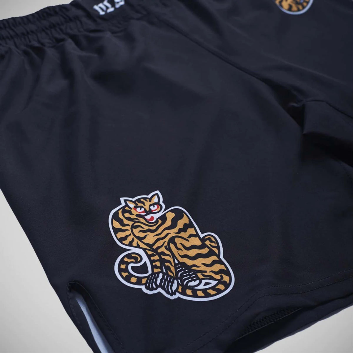 Manto Tigers Light Fight Shorts schwarz