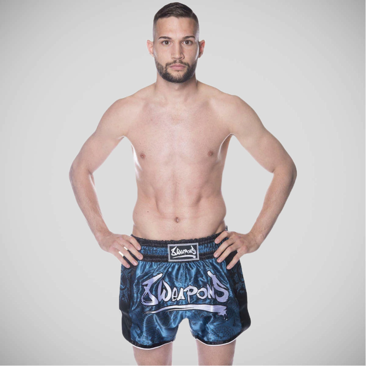 Blau/Schwarz 8 Weapons Yantra Benzinkohlenstoff Muay Thai Shorts