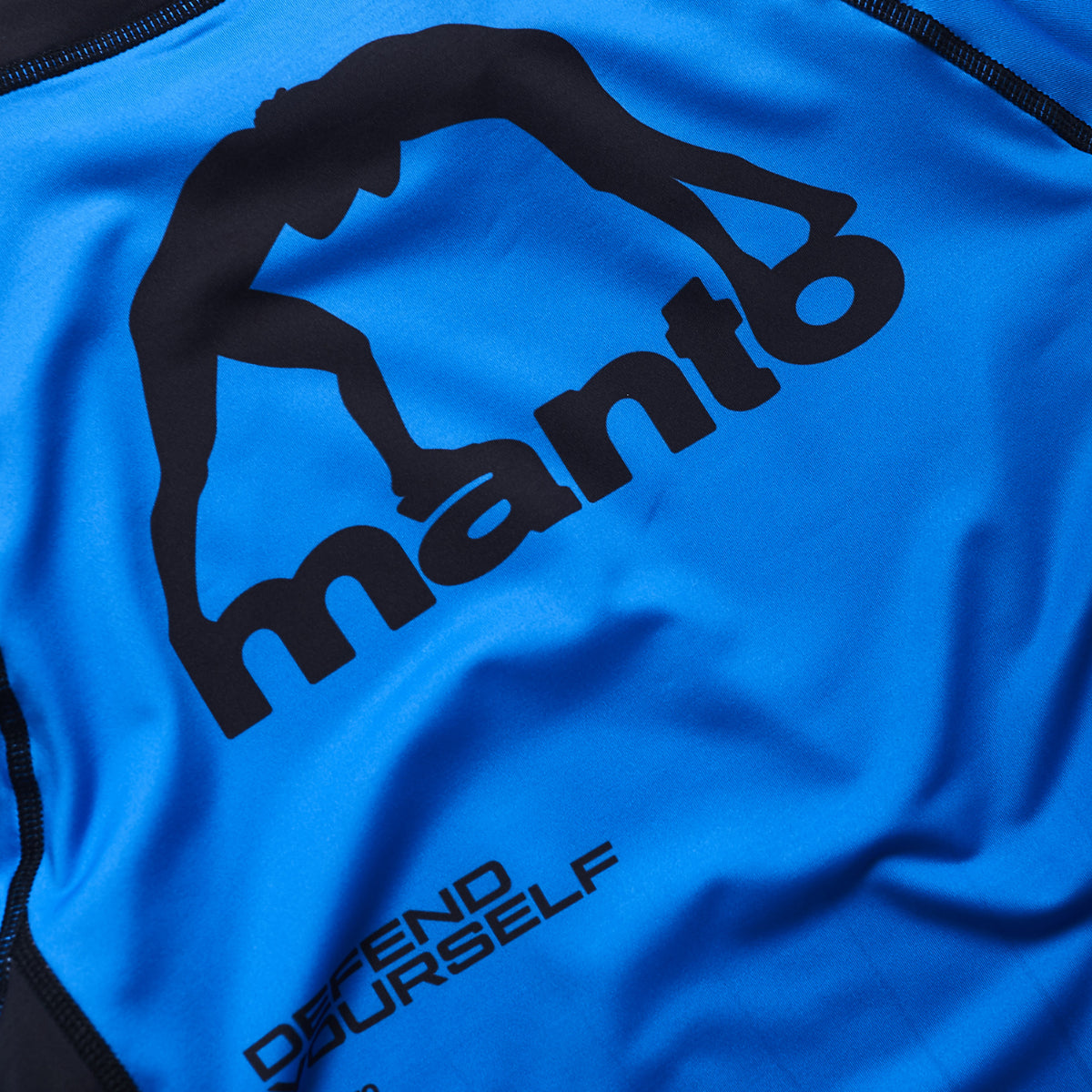 मंटो ने रैश गार्ड ब्लू को रैंक किया