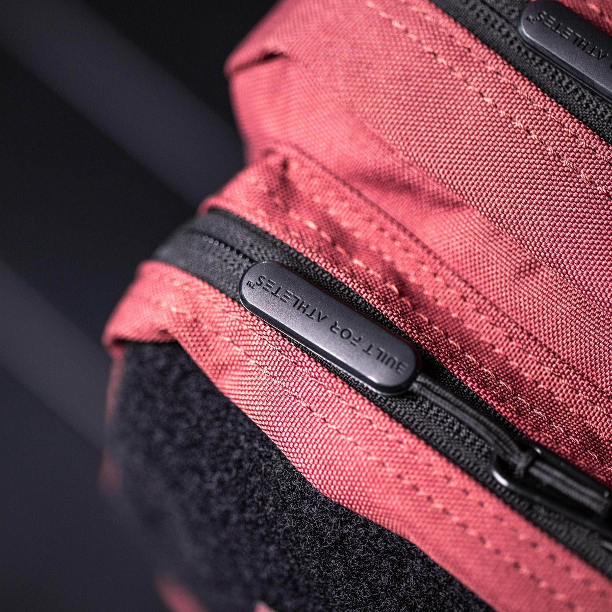 Bygget for idrettsutøvere store treningsstudioer Burgundy