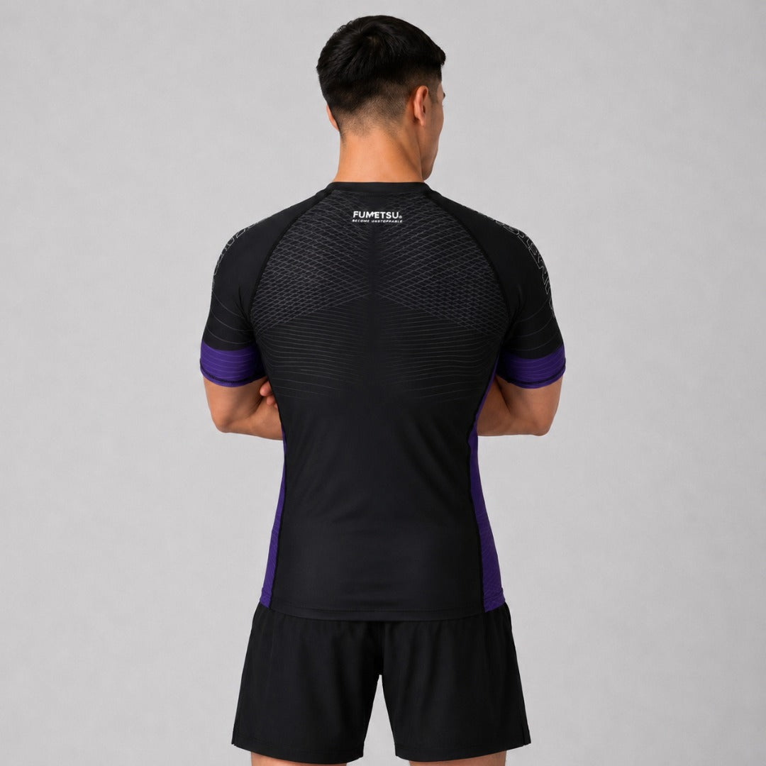 Fumetsu konkurent Mk2 s krátkým rukávem strážce vyrážka Black/Purple