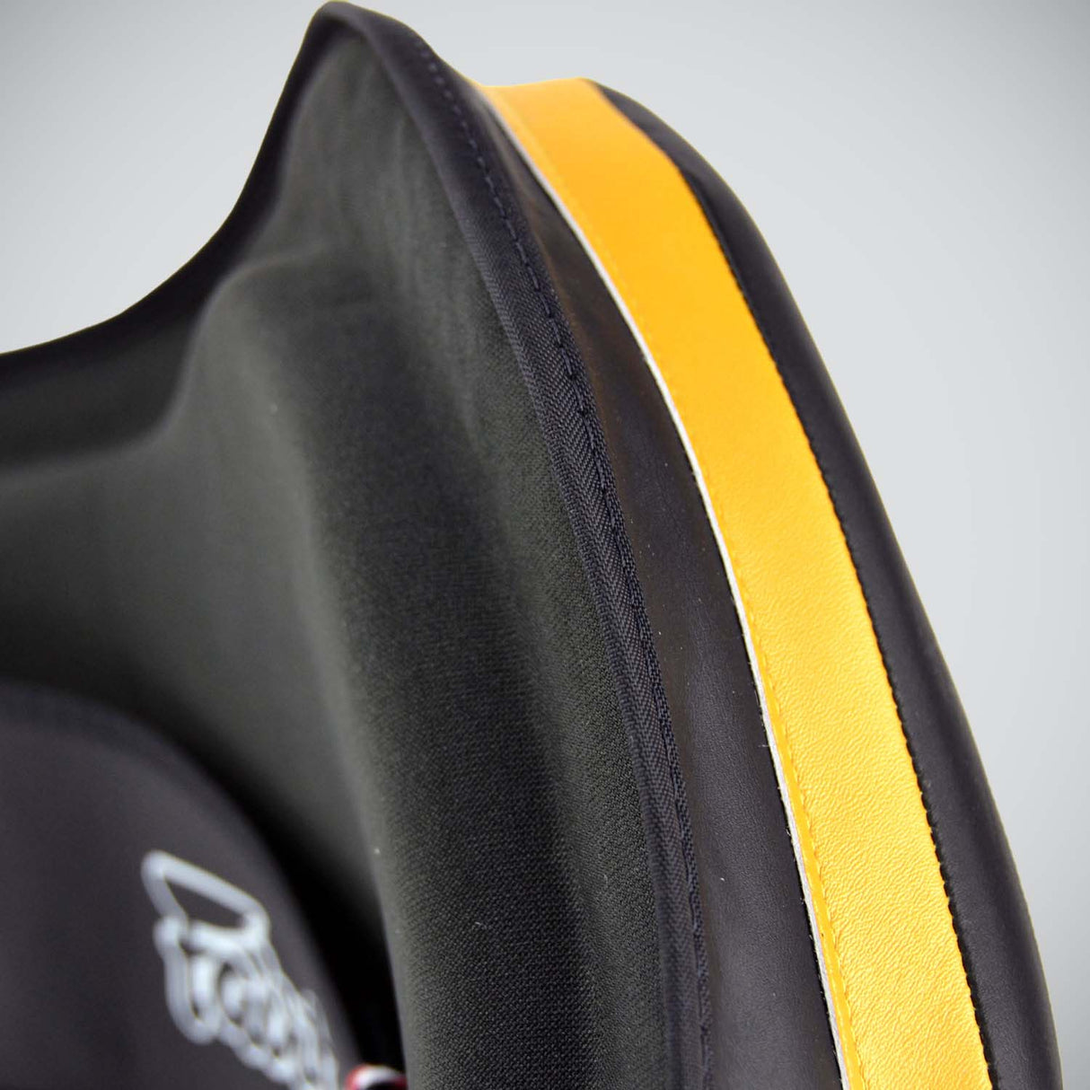 FairTex BPV3マイクロファイバーベリーパッドブラック/ブラック/ゴールド