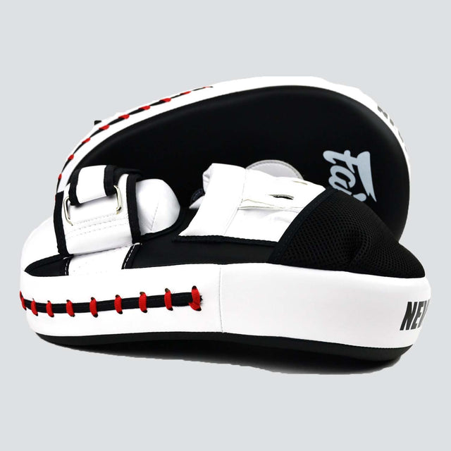 FMV13 Fairtex Maximized Focus Mitts Black/White