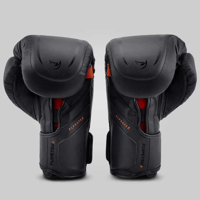 Fumetsu Alpha Pro MK2 Boxing Gloves Black - lifestyle