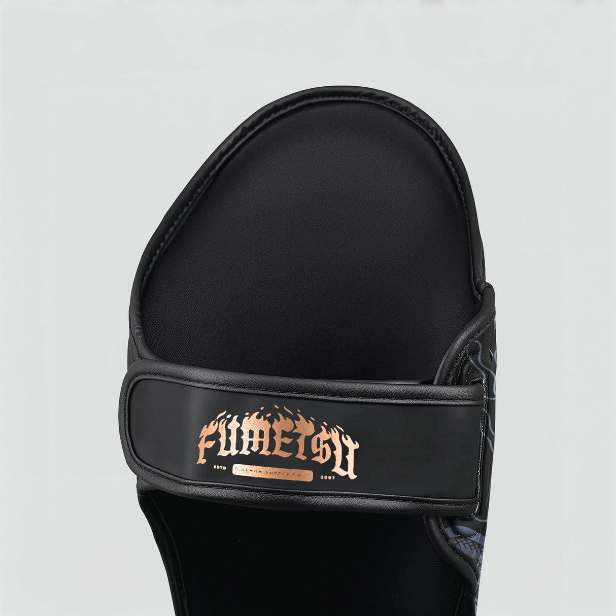 Fumetsu Oni Shin Guards Black/Grey/Bronze