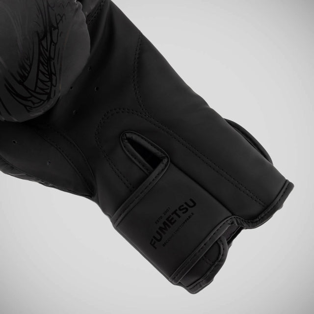 Fumetsu Anaconda Boxing Gloves Black/Black - design close-up