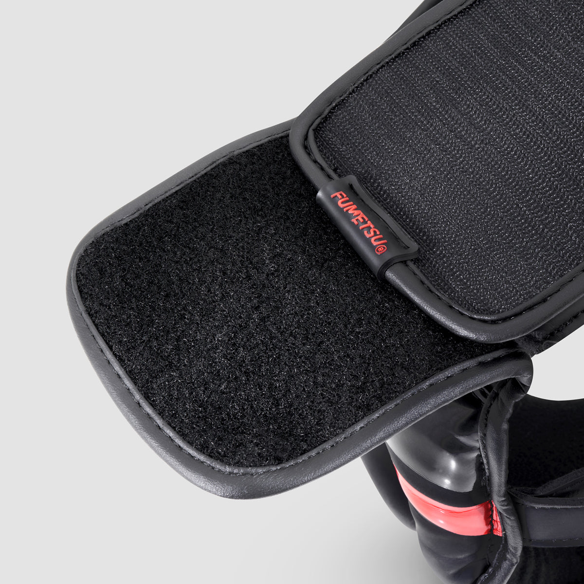 Fumetsu Ghost S3 Head Guard Schwarz/Rot