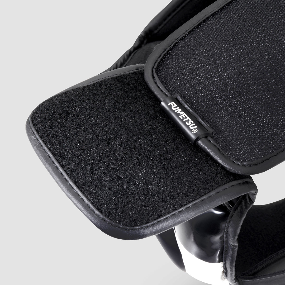 Fumetsu Ghost S3 Head Guard Weiß/Schwarz/Grau