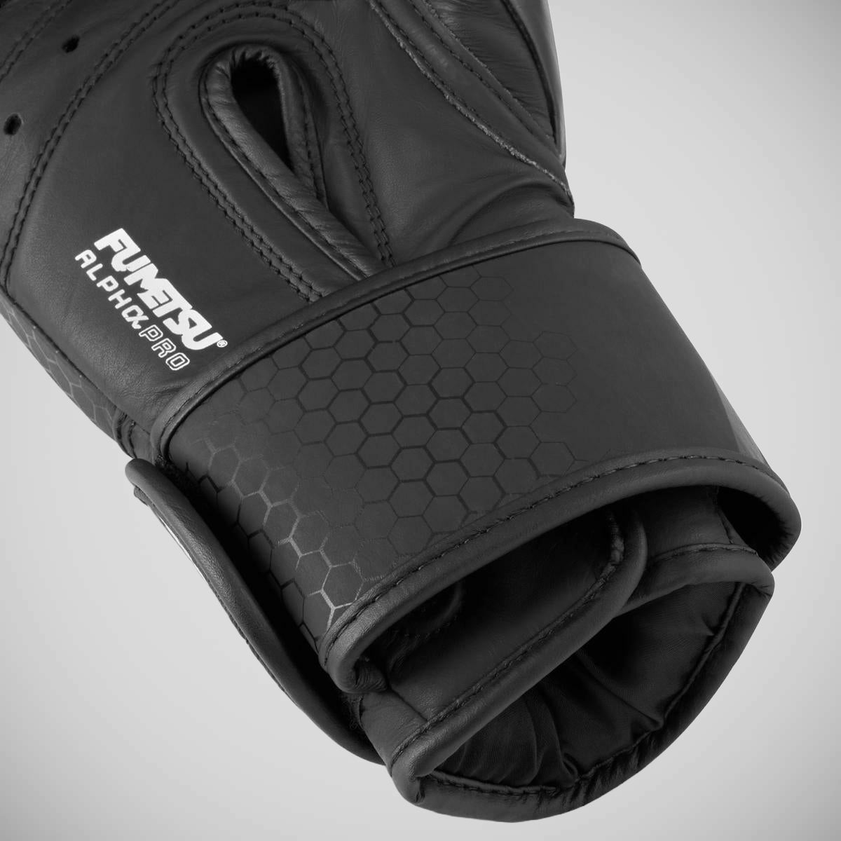 Fumetsu Alpha Pro Boxing Gloves Black/Black