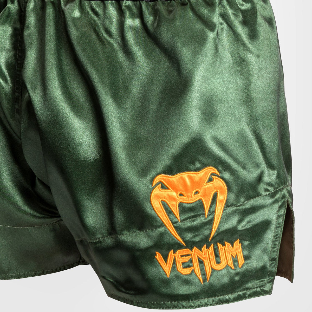 Venum Klassische Muay Thai Shorts Green/Schwarz/Gold