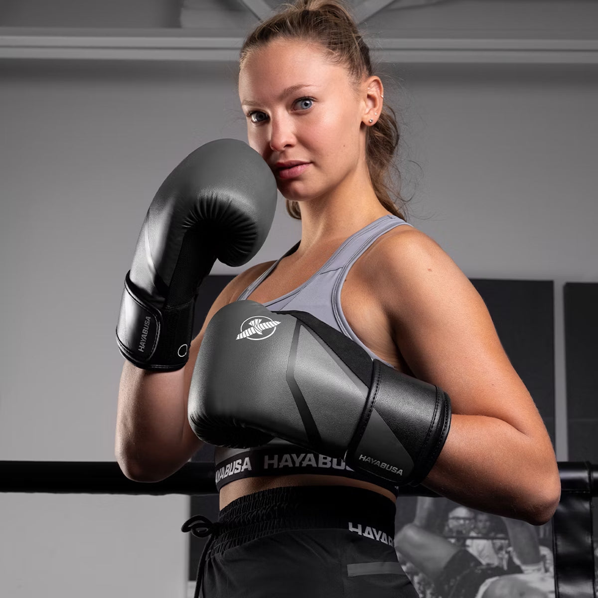 HAYABUSA E1 BOXING GLIVES Šedá/černá