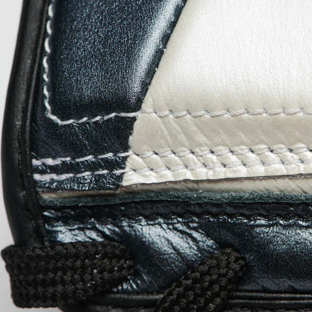 Leone Authentic 2レースアップボクシンググローブホワイト/ゴールド