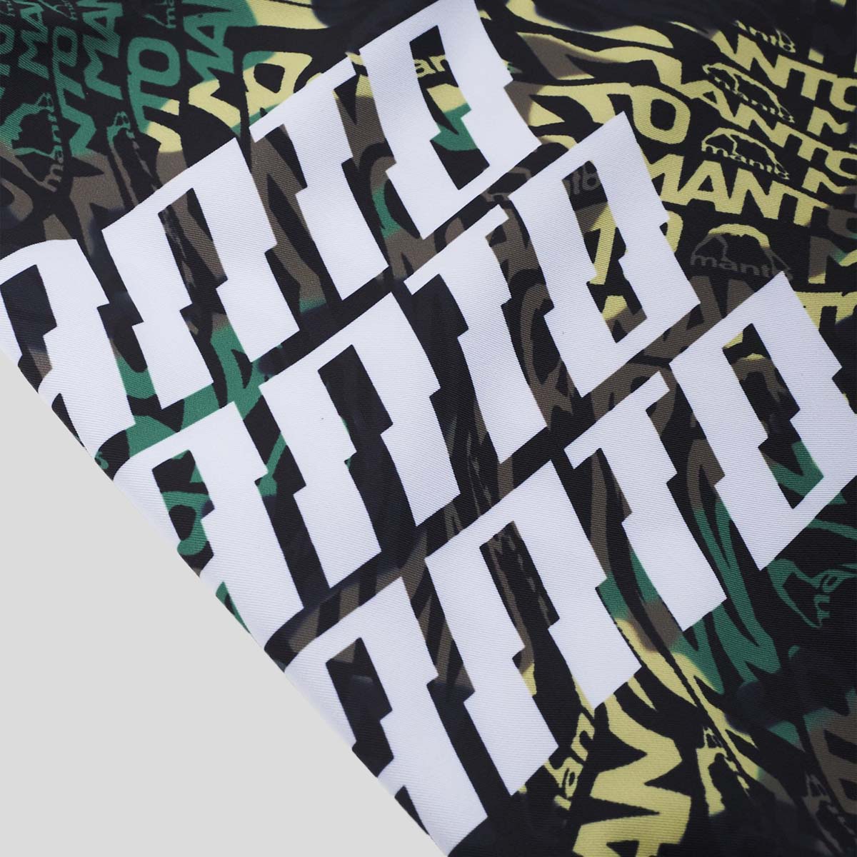 Manto는 싸움 반바지를 왜곡합니다