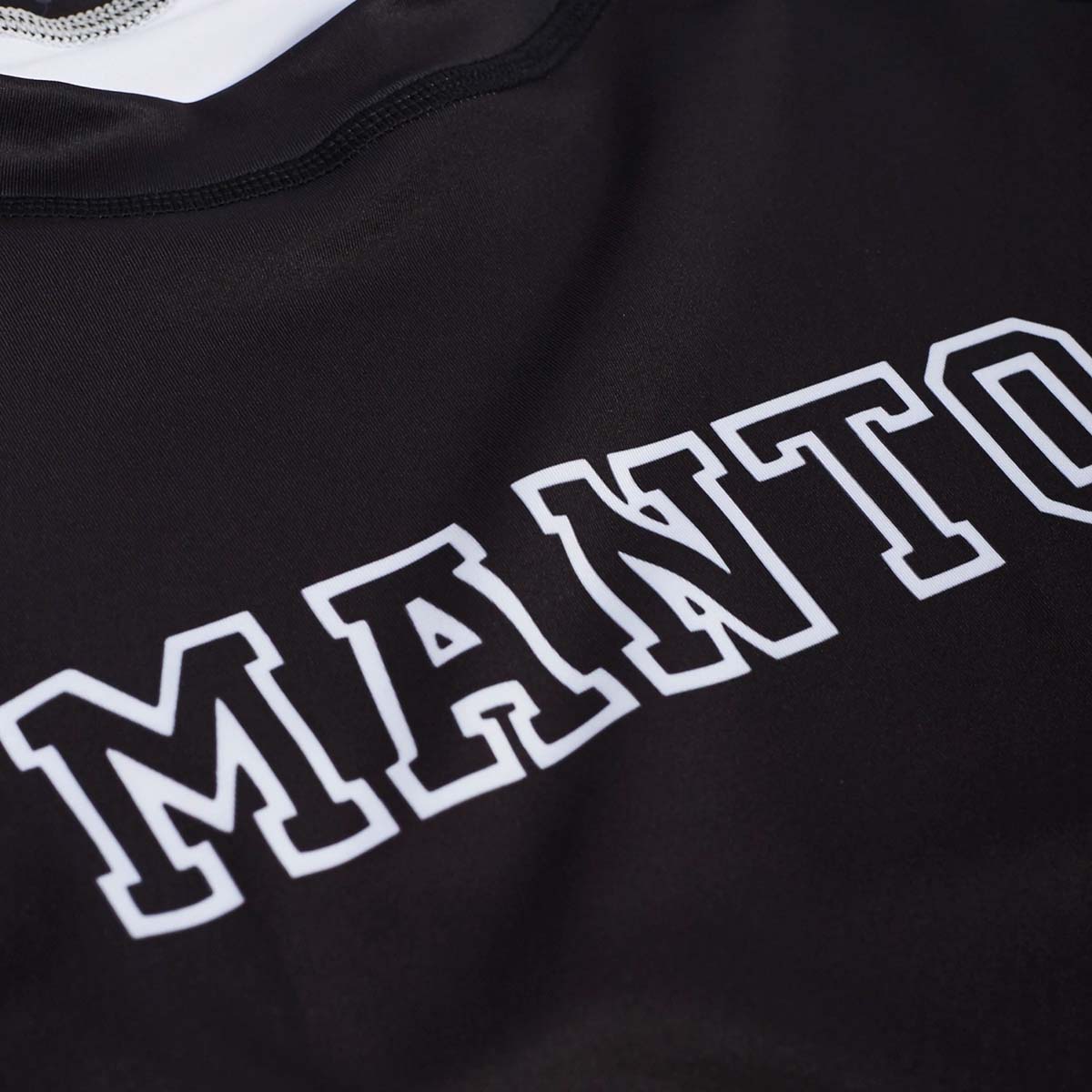 Manto Miko Rash Guard White