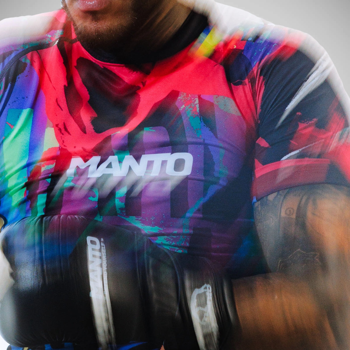 मंटो रेव रैश गार्ड मल्टीकोल