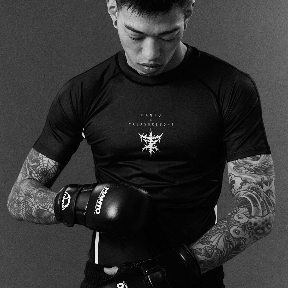 Manto Treasure Zone Rash Guard Black