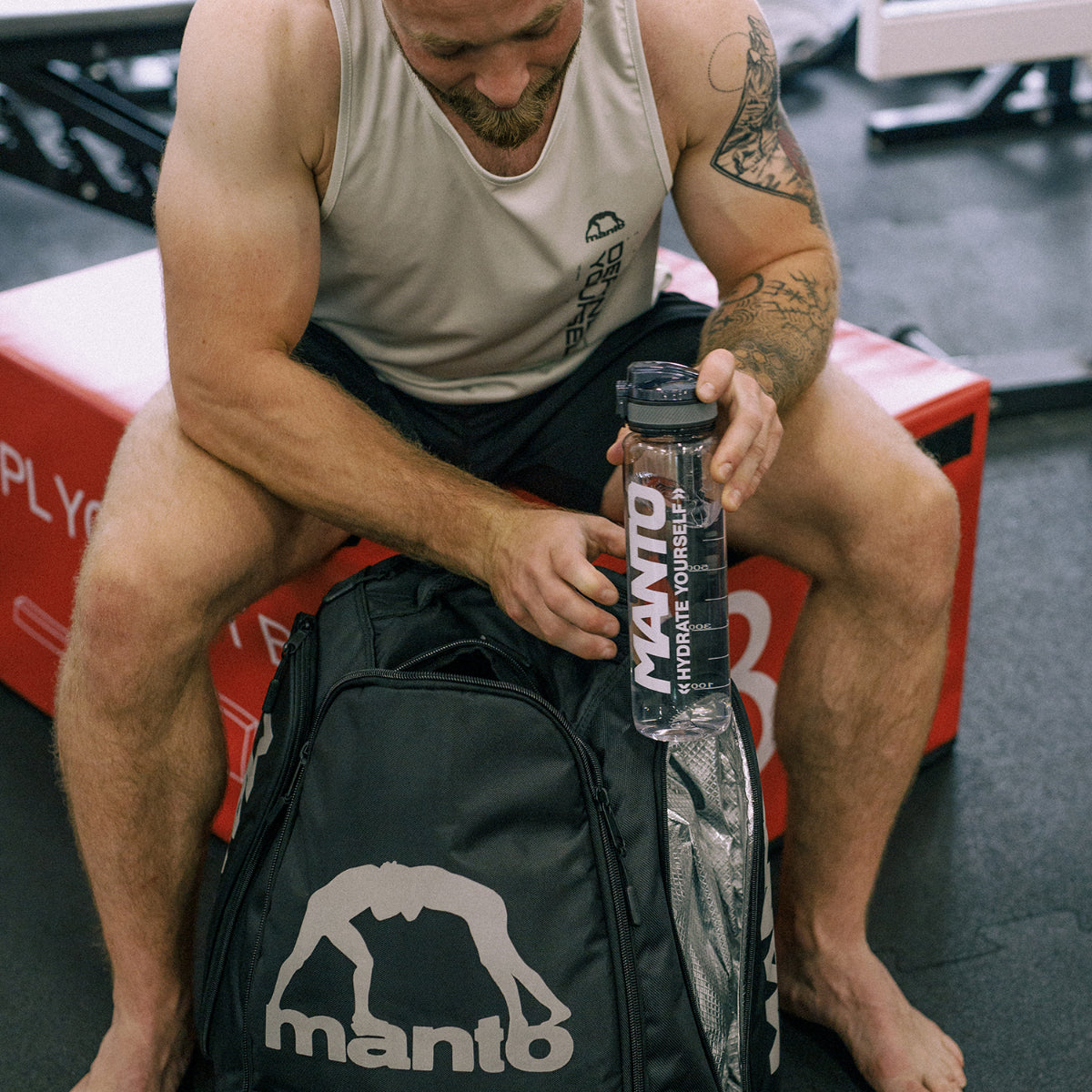 Manto Wasserflasche klar