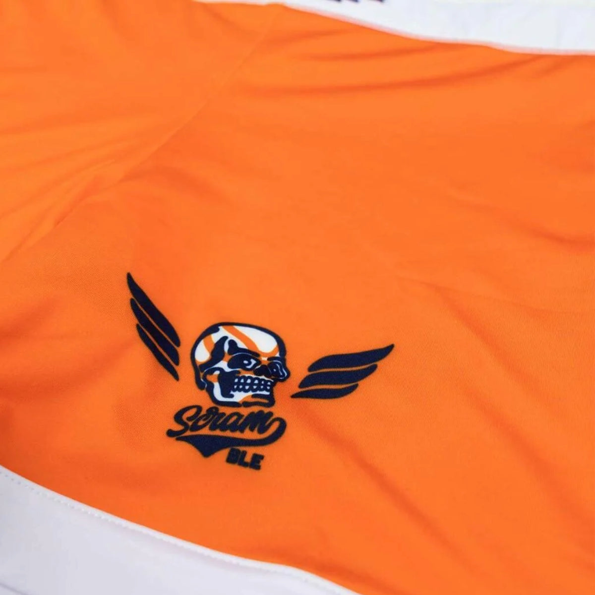 Saku vale tudo şort turuncu