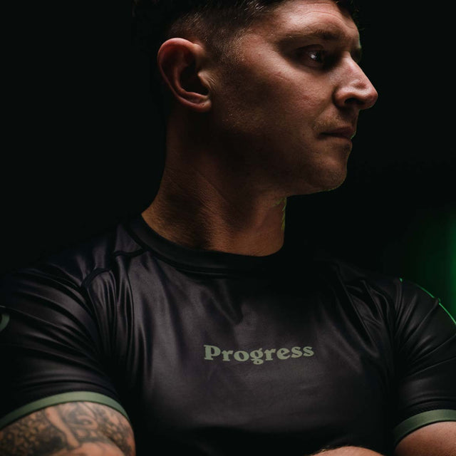 Progress Academy+ Short Sleeve Rash Guard Black