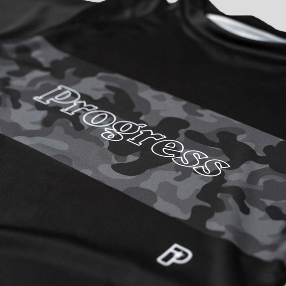 प्रगति स्टील कैमो रैश गार्ड