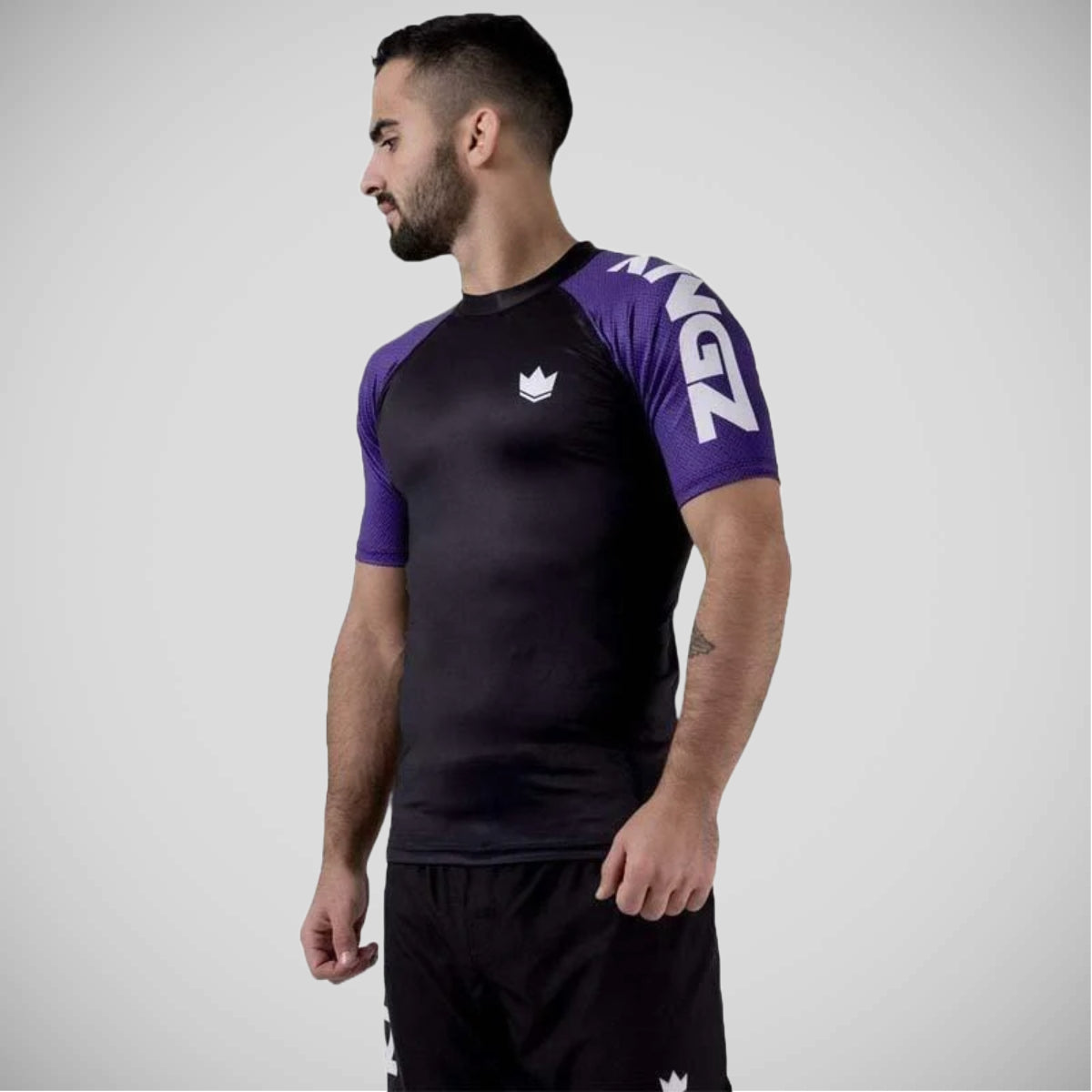 Кінгз -рейтинг виступу з коротким рукавом висипання фіолетово